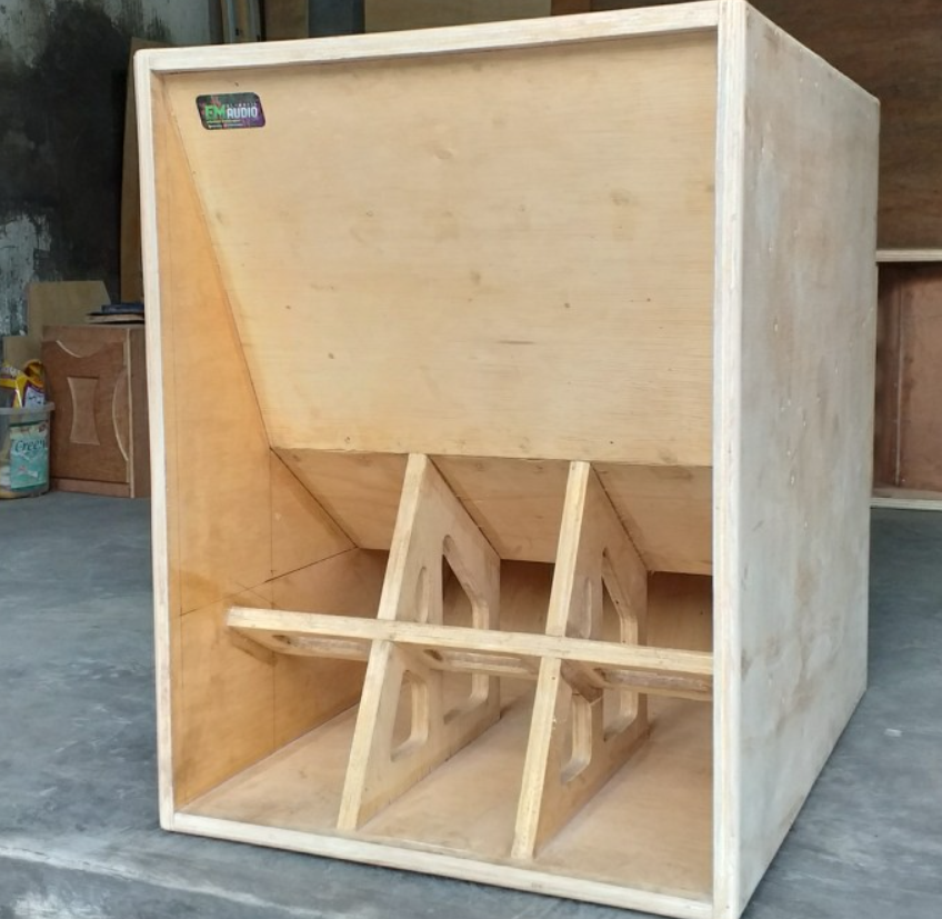 Box Sound System Lapangan Terbaik Turbo